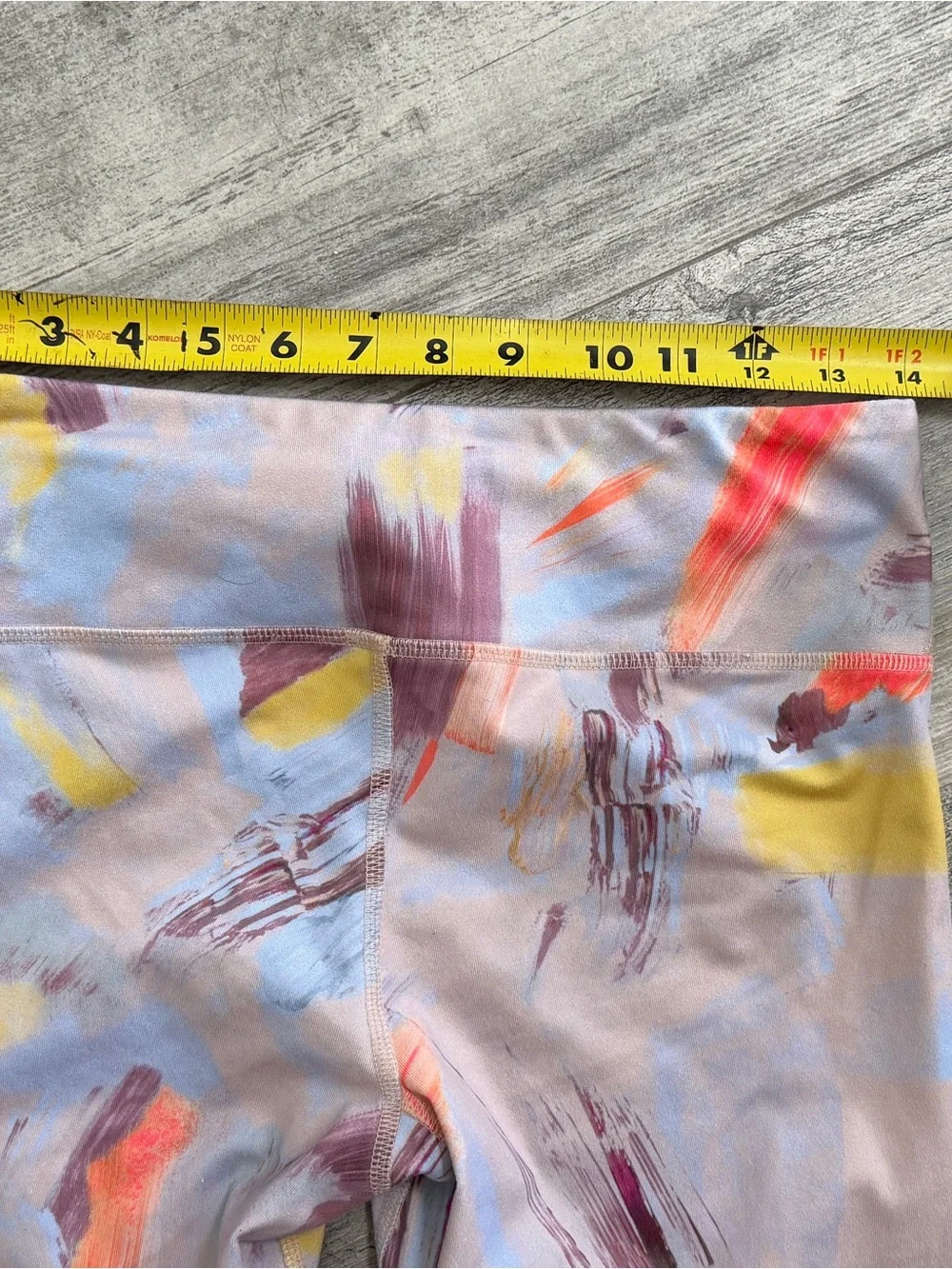 ALO Yoga Airbrush Modernist Colorful Brushstroke Capri Leggings